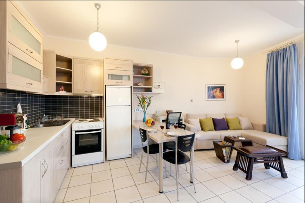 Giorgi'S Blue Apartments Kalathas Extérieur photo